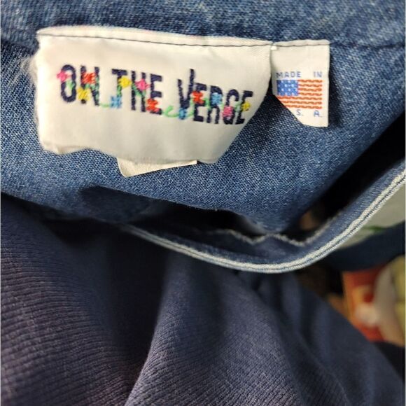 Vintage ON THE VERGE Top - Picture 7 of 9